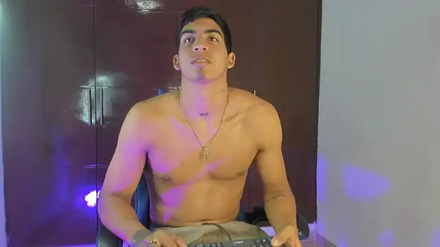 Milo_LatinBoy webcam