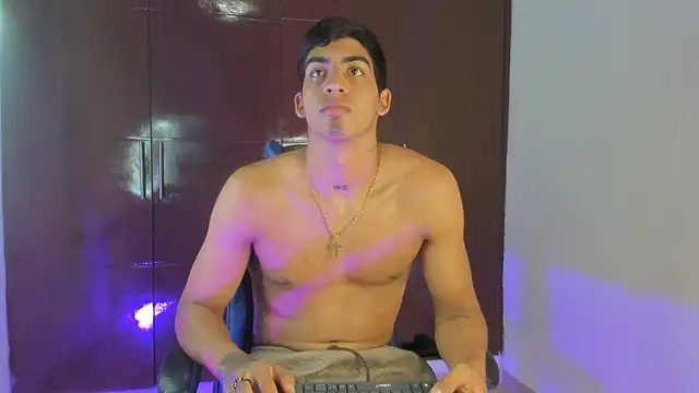Milo_LatinBoy webcam