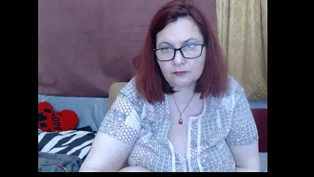 PlayfullMature webcam