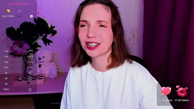 KindHazelHere_ webcam