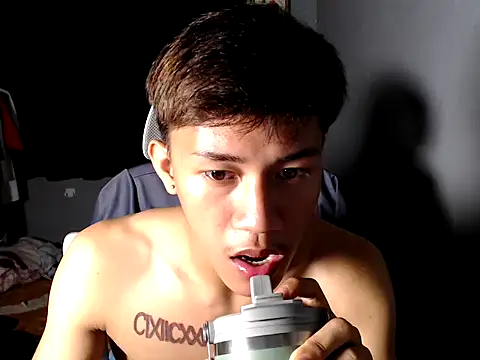 naughtyboyloy_0 webcam