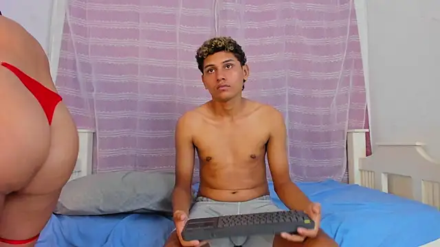 Henry_and_Lucy webcam