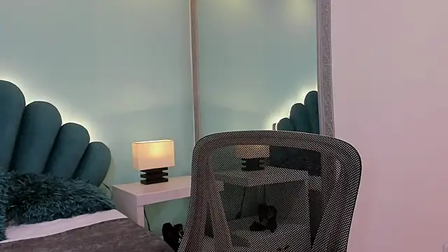 sharlott18 - Sharlott18's free webcam - UK Sex Cams