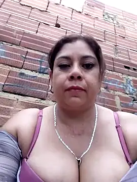 Laura-Hernandez webcam