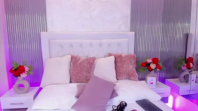 MelodySweetHoney webcam