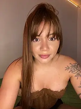 Isisbennett live sex cam
