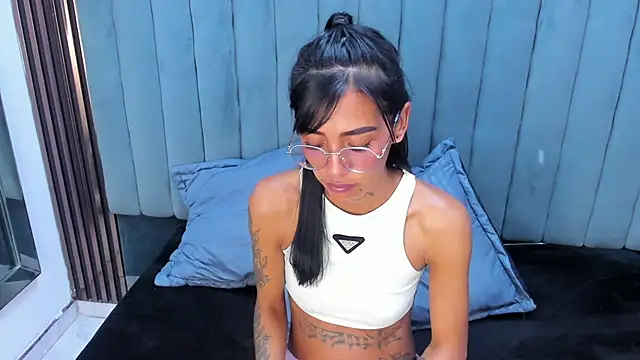 KarlaSlutSkinny__ webcam