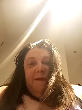 HotHornyEmmaX webcam