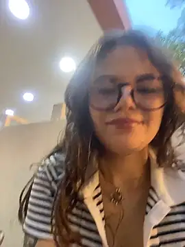 Tallulah_Kinky live sex cam