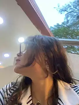 Tallulah_Kinky live sex cam