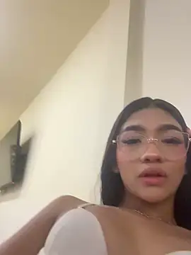 serena_joness - SERENA_JONESS's free webcam - UK Sex Cams