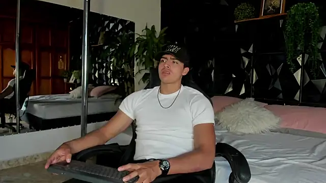 elliot_colton live sex cam