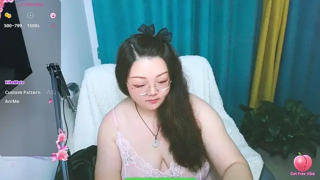 美女AngelwithEcup在线直播