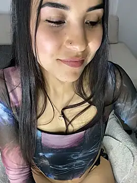 Webcam Model (Mayka_sex)  is live.Free join now!