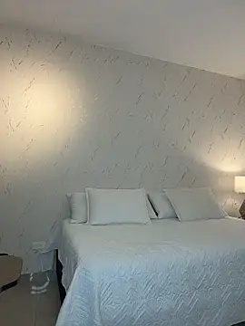 ava_blue live sex cam