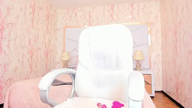 Emily_Whinfre webcam