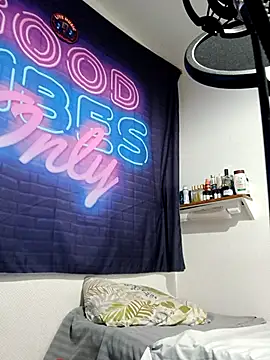 mikaaa97 - Mikaaa97's free webcam - UK Sex Cams