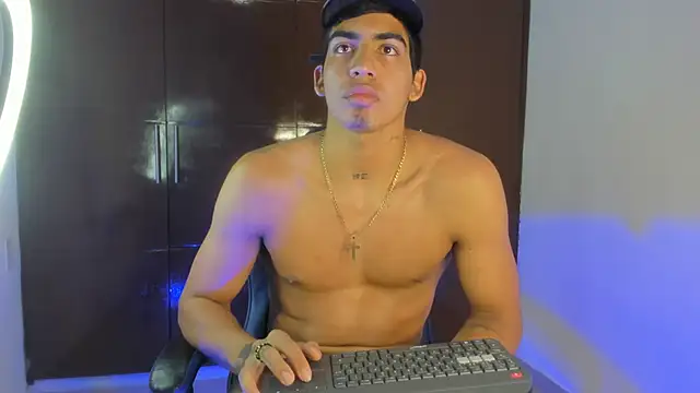 Milo_LatinBoy webcam