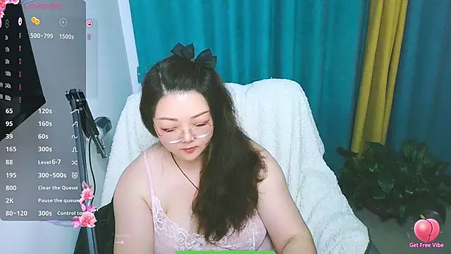 美女AngelwithEcup在线直播