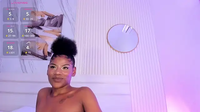 Afro_Luna webcam