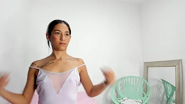 Olivia_Stevens webcam