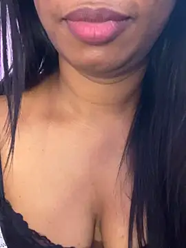 tamil_Aarathi webcam