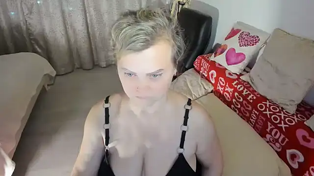 MildMature webcam