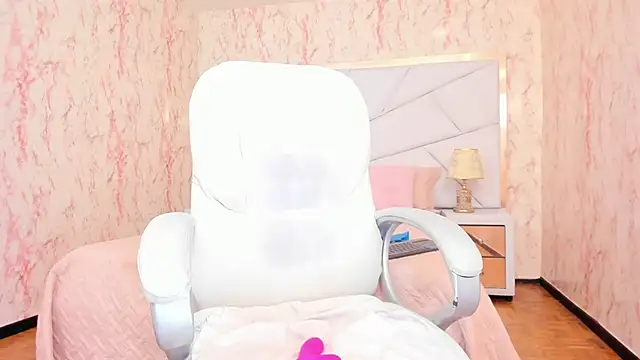 Emily_Whinfre webcam