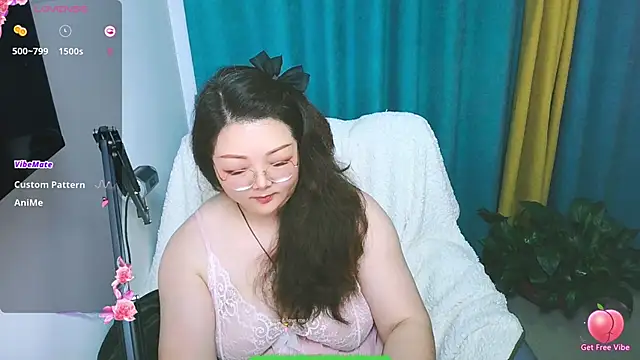 美女AngelwithEcup在线直播