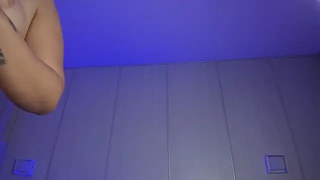 sasha_riverss webcam