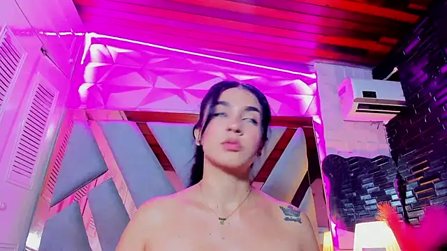 Scarlet_Reyes webcam