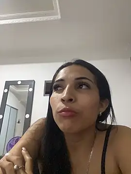 Webcam Model (Rosa_25x)  is live.Free join now!