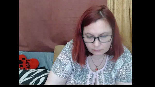 PlayfullMature webcam