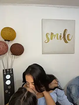 Antonella_Julieta webcam