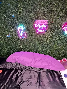 RenaThickAss live sex cam