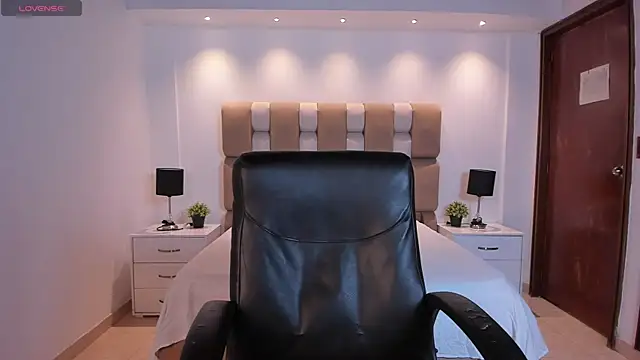 Alicee_Broownn webcam