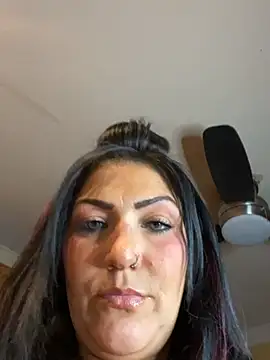 LittleMissEeve webcam