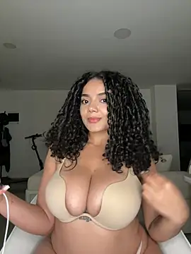 Curlyierr webcam