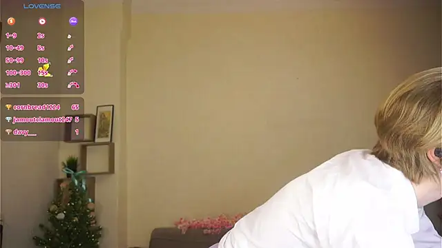 ToyaPletz live sex cam