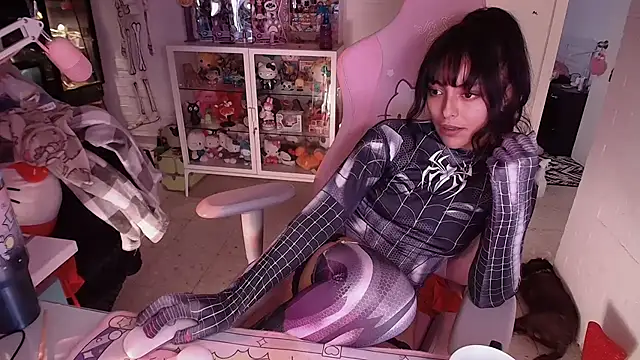 kaithra live sex cam