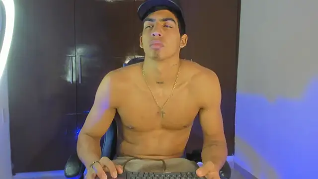 Milo_LatinBoy webcam