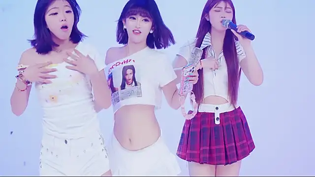 Luckygirls-339's room