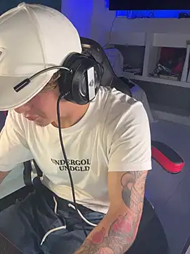 angellatinboy - AngelLatinBoy's free webcam - UK Sex Cams