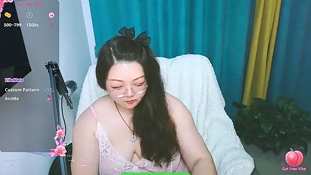 美女AngelwithEcup在线直播