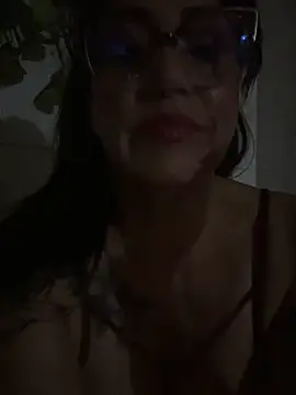 lonely_shewolf webcam