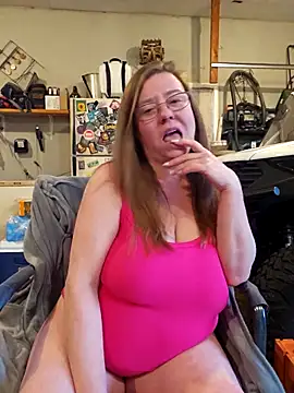 Webcam Model (MsShelby40)  is live.Free join now!