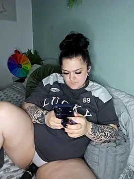 Saucy-Serenity webcam