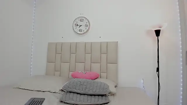 sofia_blosom - Sofia_Blosom's free webcam - UK Sex Cams