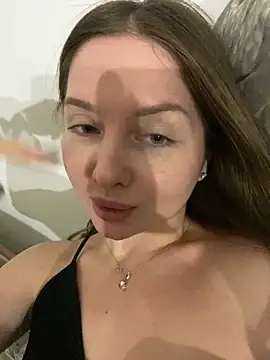 Webcam Model (KrisMagnoly)  is live.Free join now!