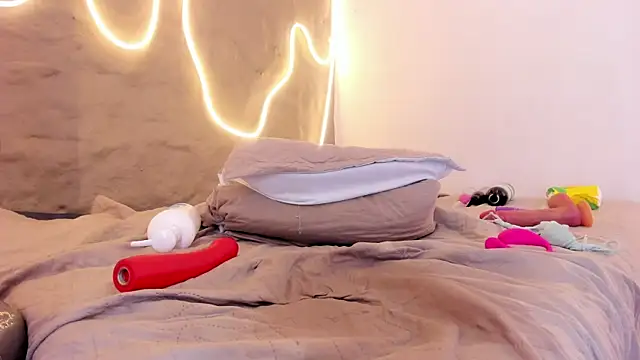 shanntal_ - Shanntal_'s free webcam - UK Sex Cams